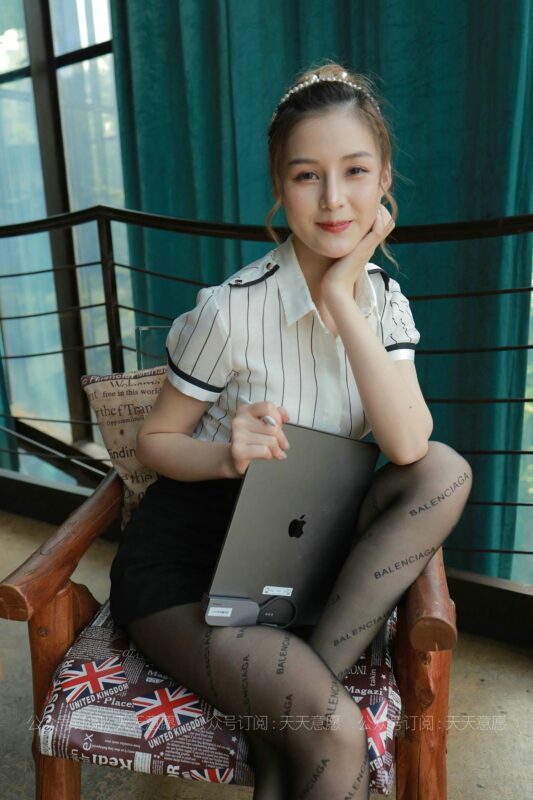 [IESS异思趣向] 2021.07.27 丝享家 872：九妹《最美职业装》[81P/133MB]-无料摄影圈