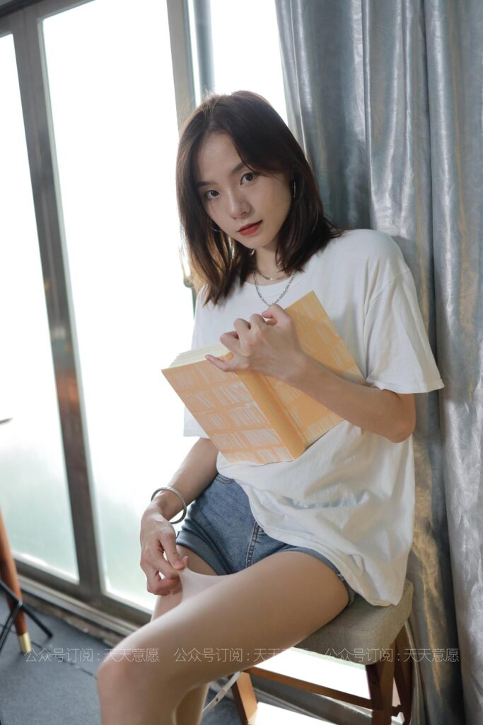 [IESS异思趣向] 2021.08.03 丝享家 878：小六《邻家少女爱看书》[101P/85MB]插图1