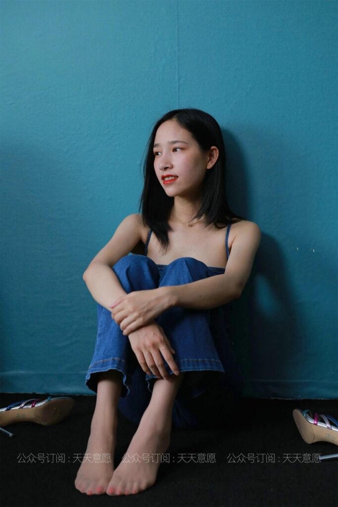 [IESS异思趣向] 2021.08.04 丝享家 879：美子《美背库里丝》[100P/181MB]插图3