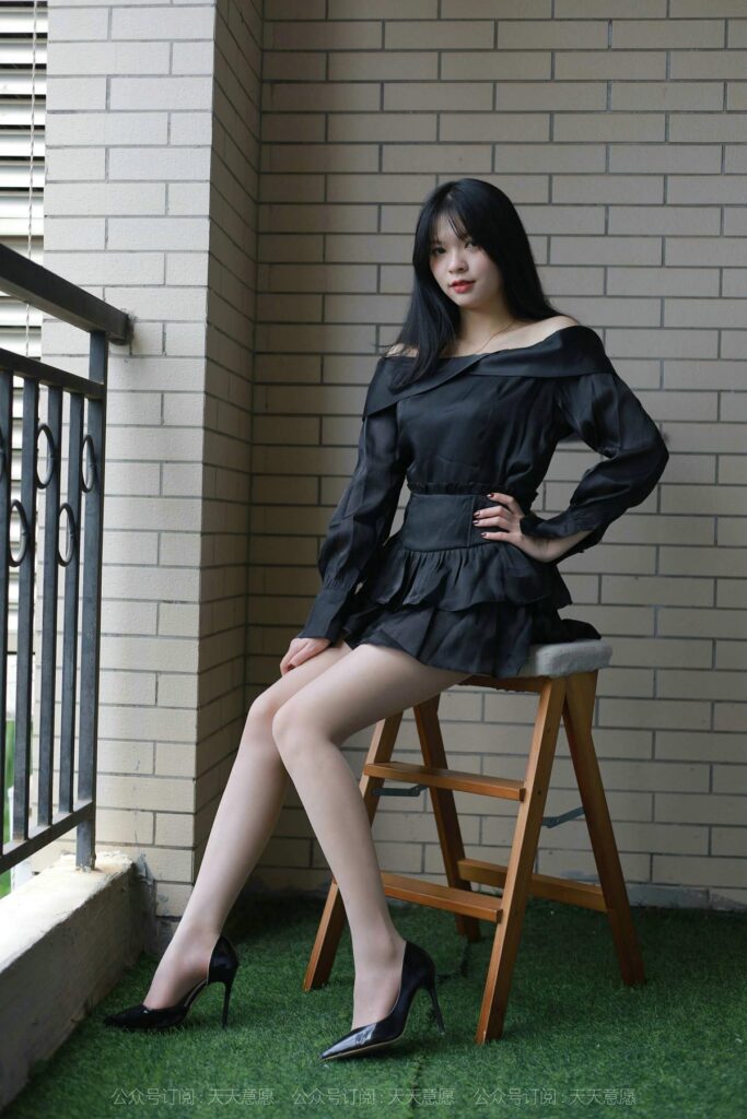 [IESS异思趣向] 2021.08.23 丝享家 898：小七《一字肩短裙》[91P/135MB]插图2