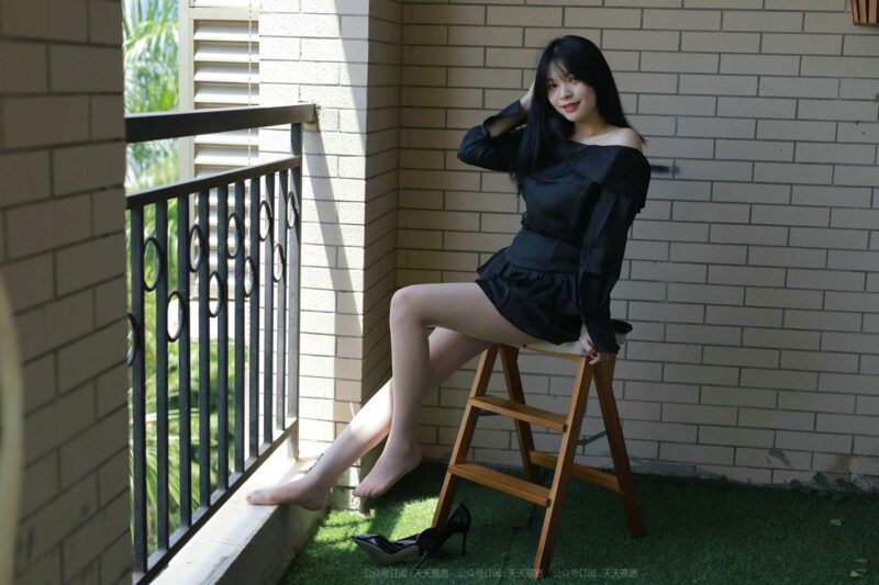 [IESS异思趣向] 2021.08.23 丝享家 898：小七《一字肩短裙》[91P/135MB]-无料摄影圈