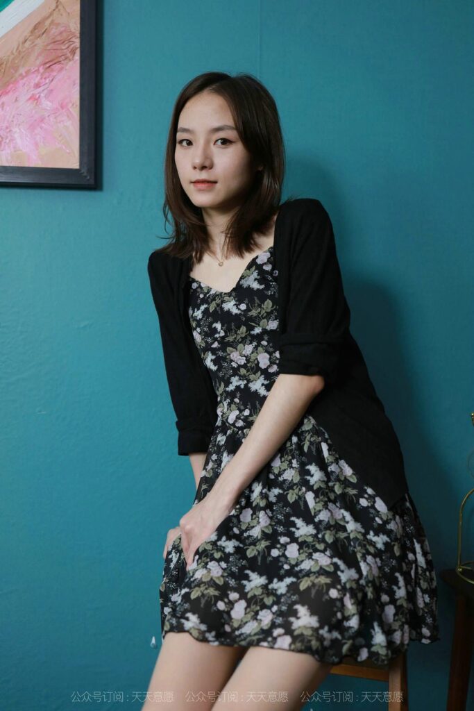 [IESS异思趣向] 2021.09.17 丝享家 921：小六《碎花短裙》[90P/129MB]插图2