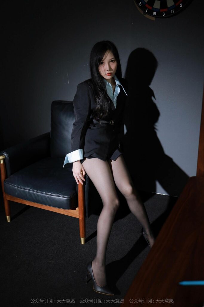 [IESS异思趣向] 2021.09.23 丝享家 927：文欣《暗夜女神》[90P/172MB]插图2