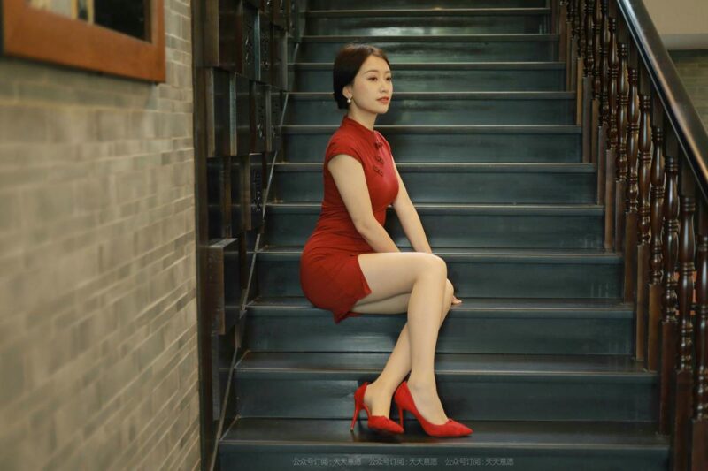 [IESS异思趣向] 2021.10.15 丝享家 948：小婕《红色旗袍》[91P/122MB]-无料摄影圈