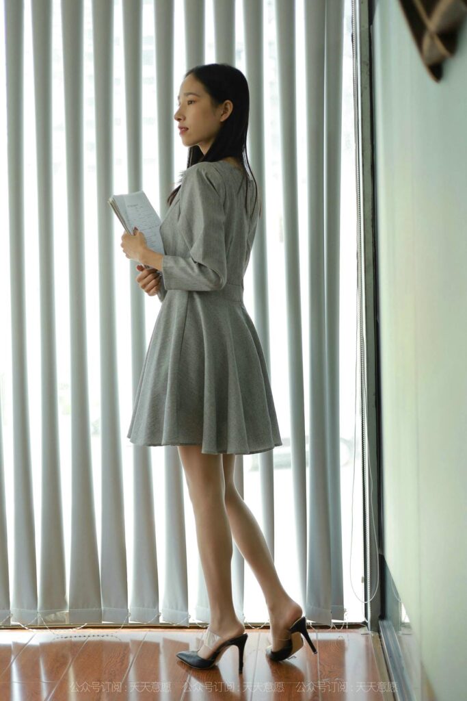 [IESS异思趣向] 2021.10.18 丝享家 951：美子《听话的女秘书》[91P/145MB]插图3