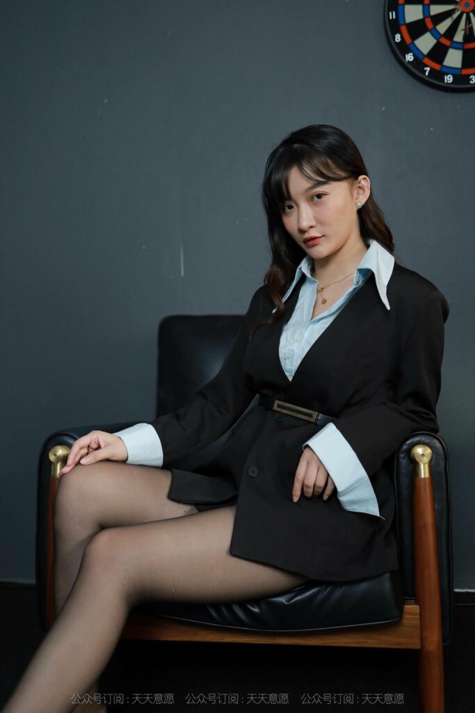 [IESS异思趣向] 2021.10.19 丝享家 952：秋秋《时尚职业装》[88P/139MB]插图2