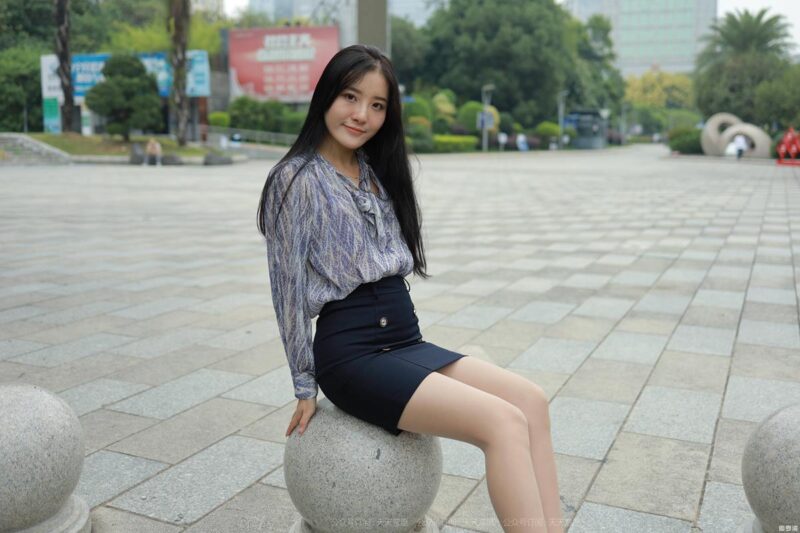 [IESS异思趣向] 2021.10.25 丝享家 957：婉苹《公园偶遇美女》[91P/399MB]-无料摄影圈