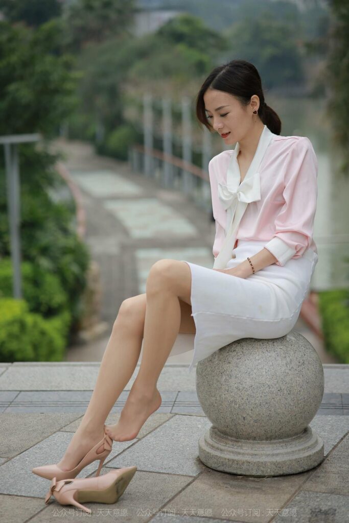 [IESS异思趣向] 2021.11.11 丝享家 971：小六《城市丽人》[90P/95MB]插图3