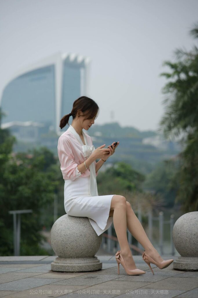 [IESS异思趣向] 2021.11.11 丝享家 971：小六《城市丽人》[90P/95MB]插图2