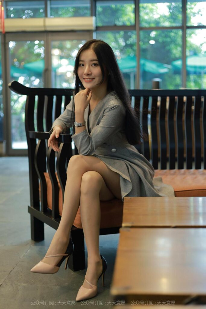 [IESS异思趣向] 2021.11.13 丝享家 973：婉苹《美女配咖啡》[86P/95MB]插图1