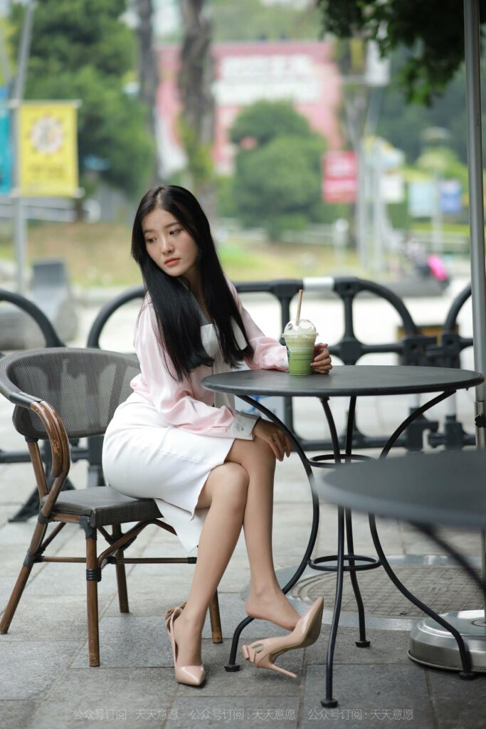 [IESS异思趣向] 2021.11.19 丝享家 978：婉苹《粉红色的回忆》[84P/101MB]插图2