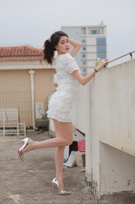 [IESS异思趣向] 2021.11.25 丝享家 979：佳爷《12月女神佳爷-特辑》[94P/122MB]-无料摄影圈