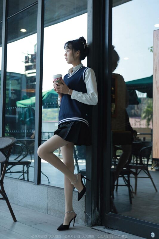 [IESS异思趣向] 2022.01.10 丝享家 985：团团《纯玉学苑装》[95P/122MB]-无料摄影圈