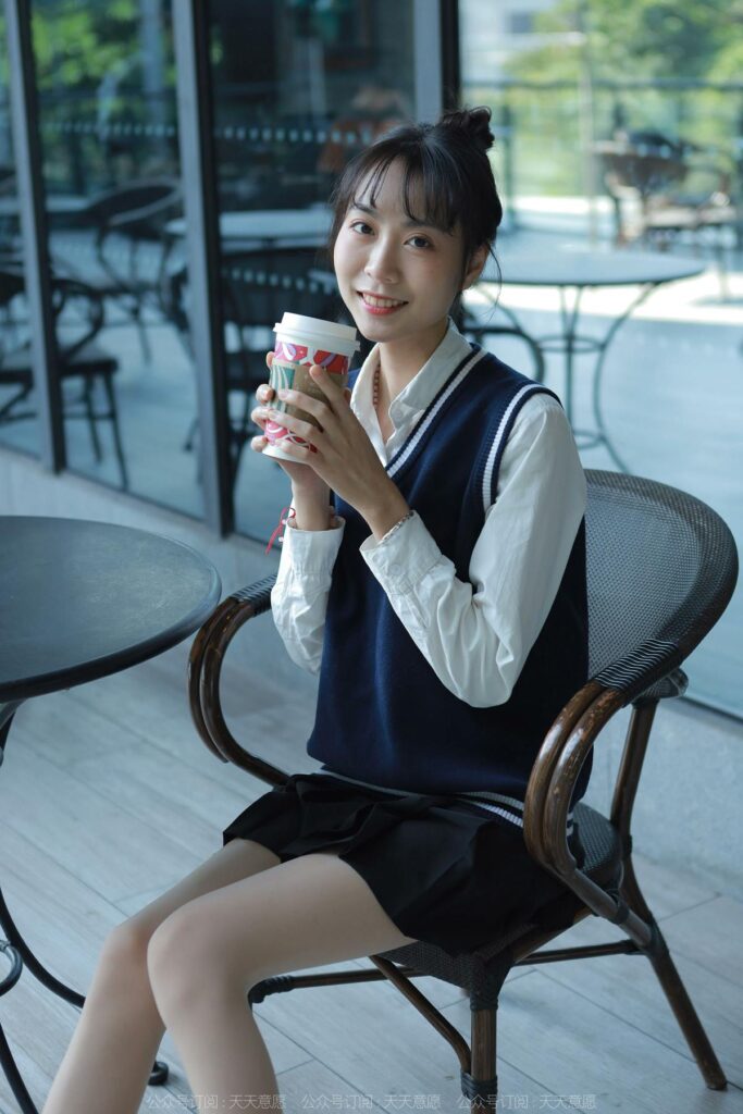 [IESS异思趣向] 2022.01.10 丝享家 985：团团《纯玉学苑装》[95P/122MB]插图1