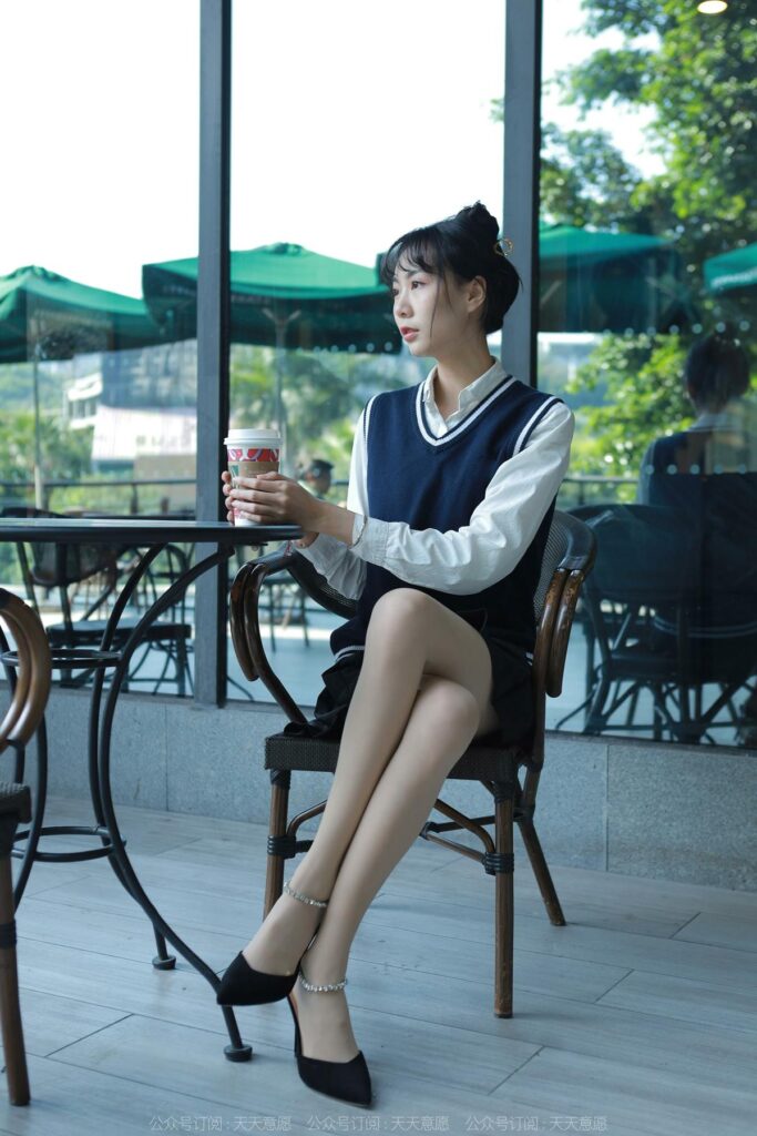 [IESS异思趣向] 2022.01.10 丝享家 985：团团《纯玉学苑装》[95P/122MB]插图2