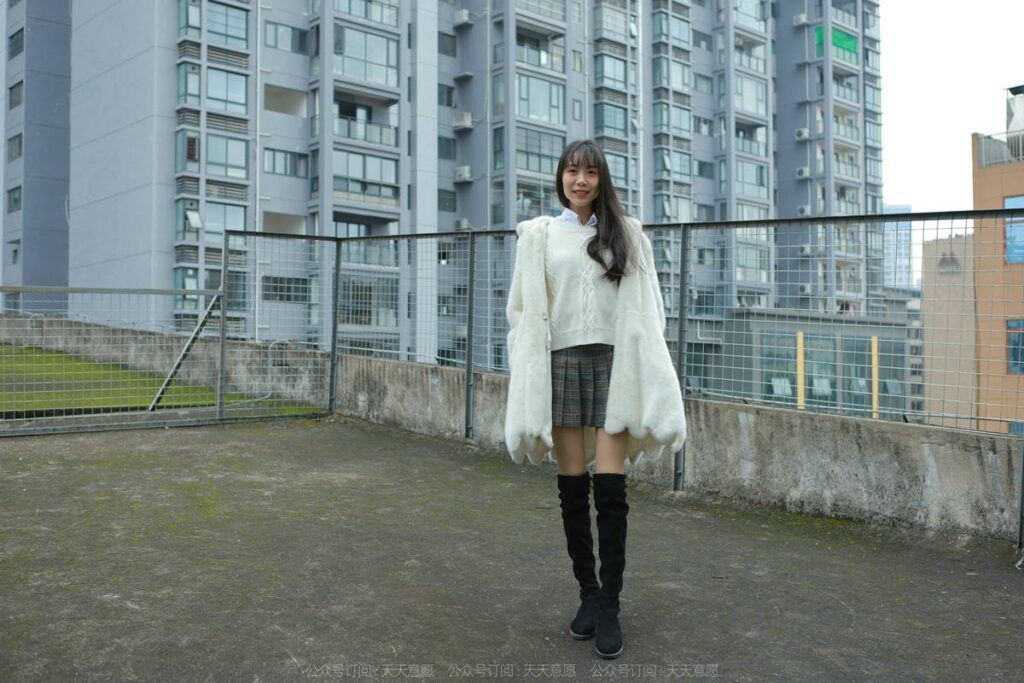 [IESS异思趣向] 2022.2.28 丝享家 1014：团团《长靴肉丝》[88P/112MB]插图1