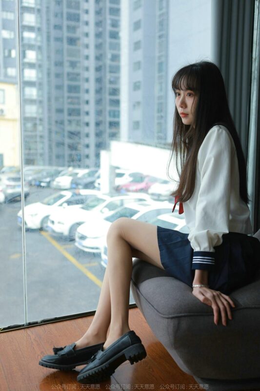 [IESS异思趣向] 2022.3.3 丝享家 1018：团团《可爱JK装》[82P/97MB]-无料摄影圈