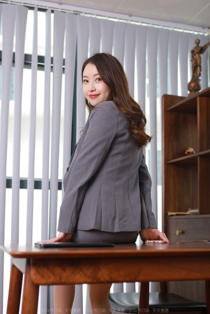 [IESS异思趣向] 2022.3.7 丝享家 1021：小婕《美丽俏佳人》[92P/118MB]插图2