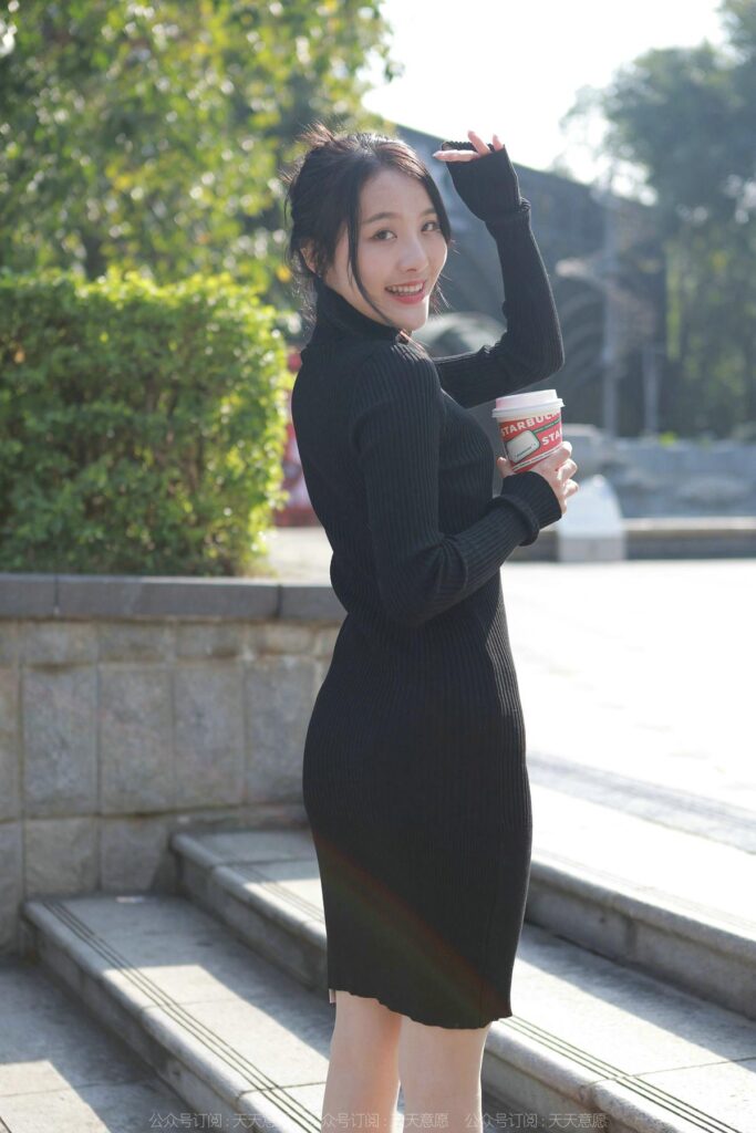 [IESS异思趣向] 2022.3.21 丝享家 1035：婉萍《黑色包臀裙》[90P/111MB]插图1