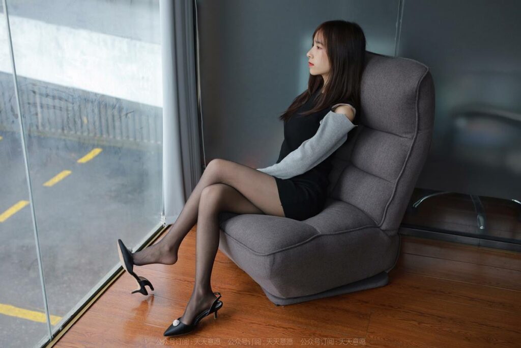 [IESS异思趣向] 2022.3.26 丝享家 1040：美子《沙发上的嘿丝》[97P/107MB]插图3