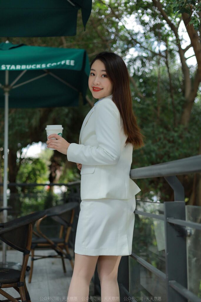 [IESS异思趣向] 2022.4.10 丝享家 1055：小婕《都市白领》[93P/92MB]插图3