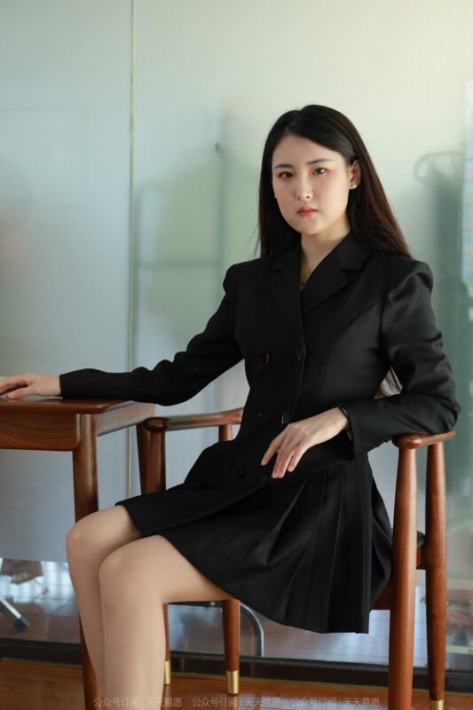 [IESS异思趣向] 2022.4.20 丝享家 1065：小宝《黑色百褶裙》[79P/80MB]-无料摄影圈