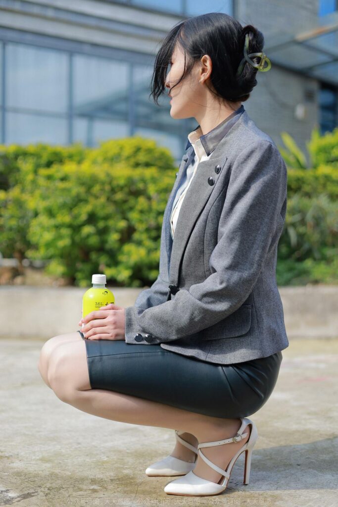 [IESS异思趣向] 2022.4.22 丝享家 1067：婉萍《转角遇见她》[80P/92MB]插图3