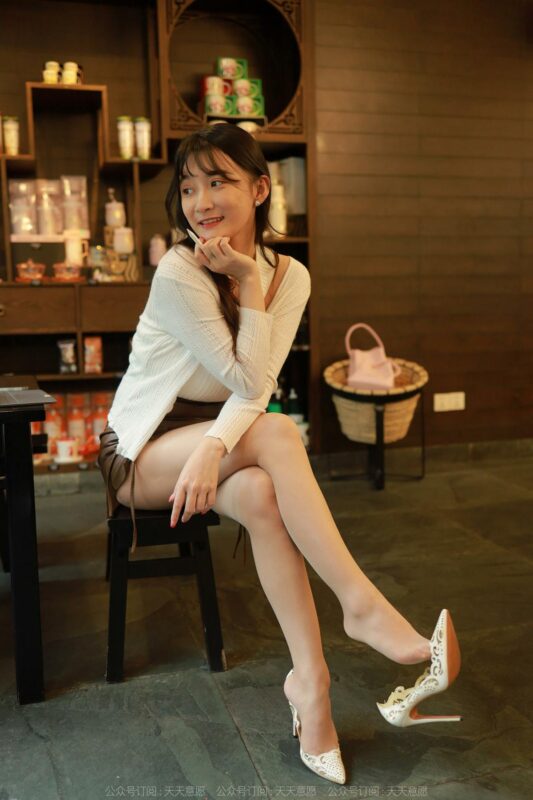 [IESS异思趣向] 2022.4.27 丝享家 1072：秋秋《迷人事业线》[83P/101MB]-无料摄影圈