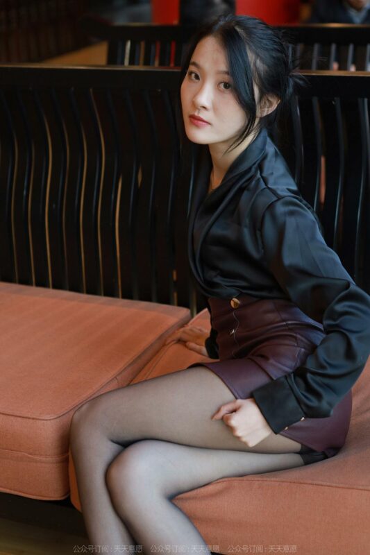 [IESS异思趣向] 2022.4.29 丝享家 1074：婉萍《褐色皮裙》[89P/174MB]-无料摄影圈