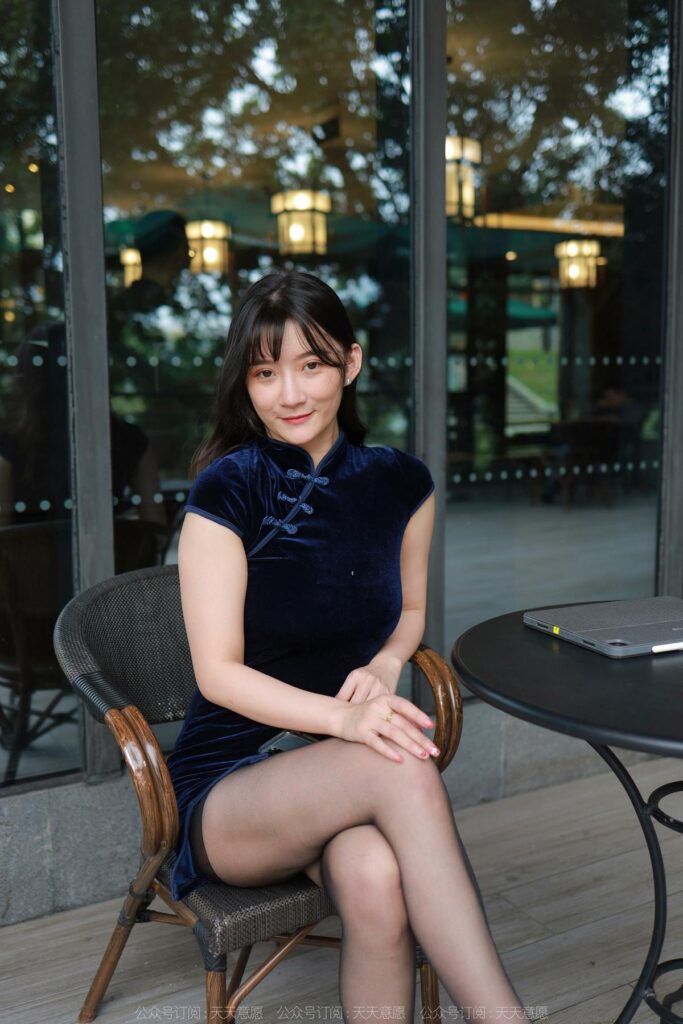 [IESS异思趣向] 2022.5.4 丝享家 1078：秋秋《高叉旗袍嘿丝》[89P/146MB]插图2