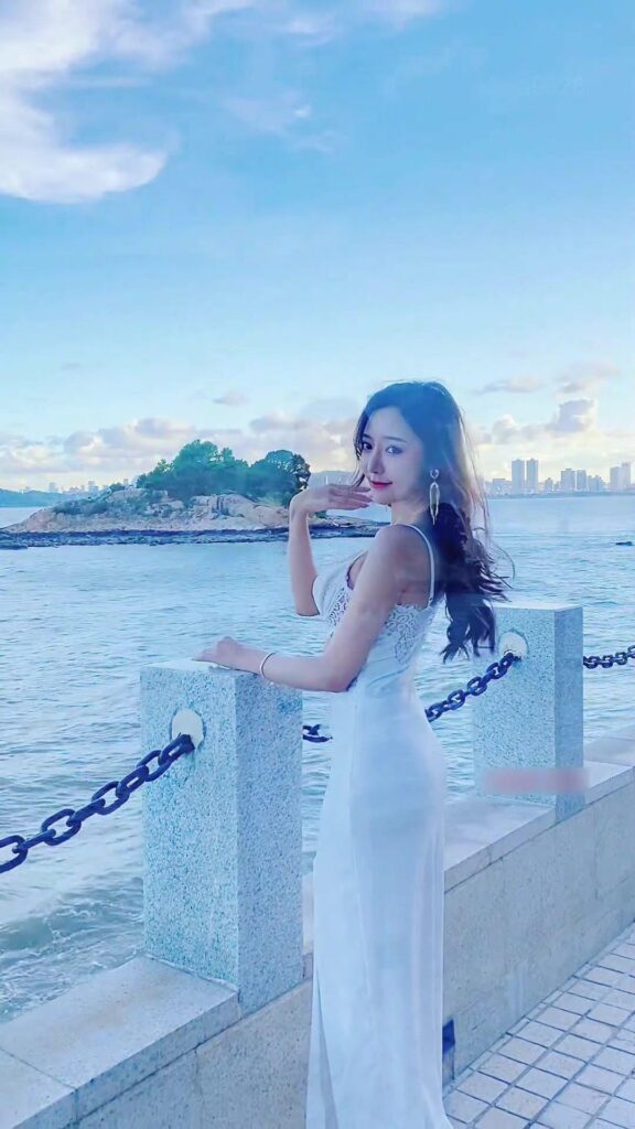 王馨瑶Yanni 013 白色长裙[1V/295MB]插图3