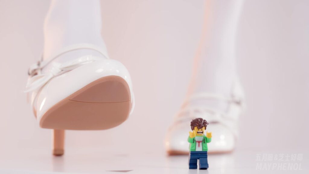 芝士好椰 NO.094 – 又一次看五双巨大鞋底材质2.0[2V/392MB]插图4