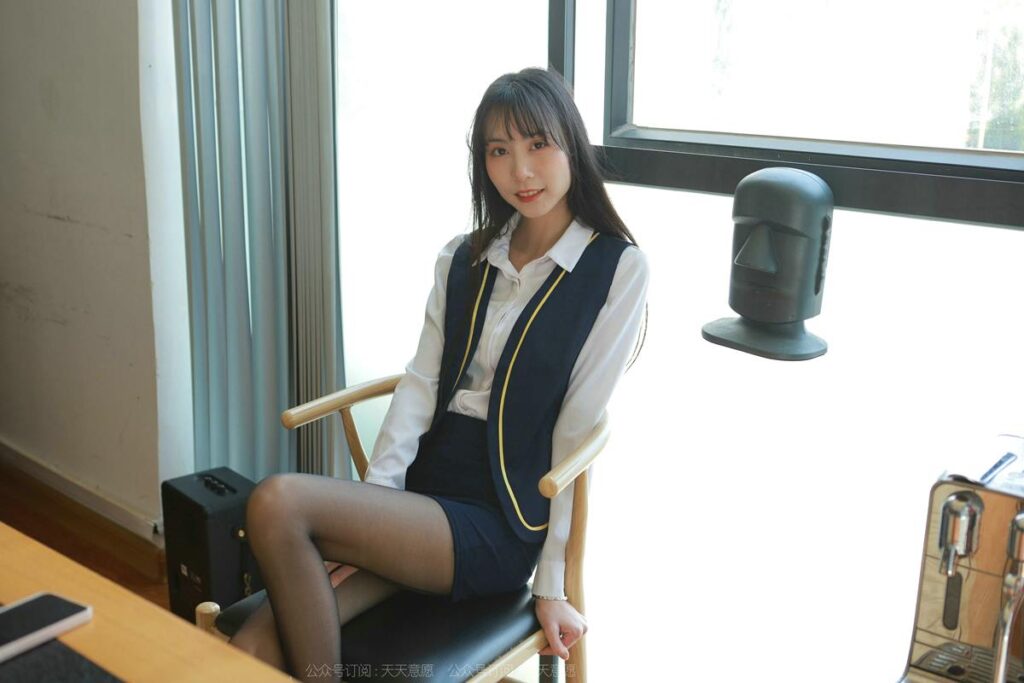 [IESS异思趣向] 2022.5.16 丝享家 1090：团团《后竖线嘿丝》[85P/89MB]插图1