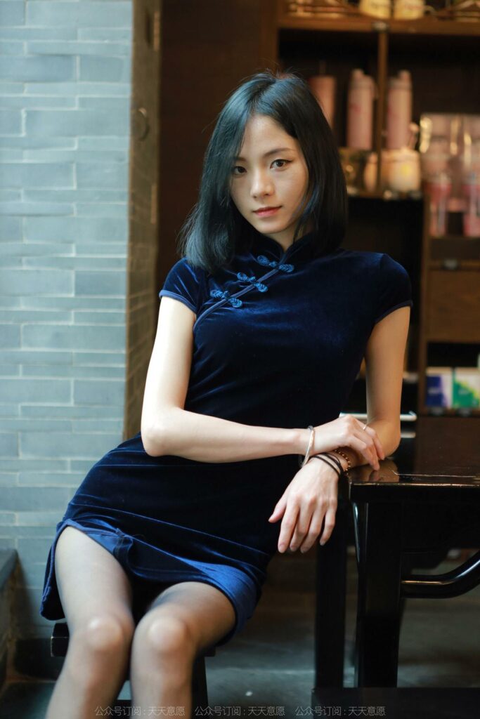 [IESS异思趣向] 2022.5.18 丝享家 1092：小六《深蓝旗袍》[89P/101MB]插图3