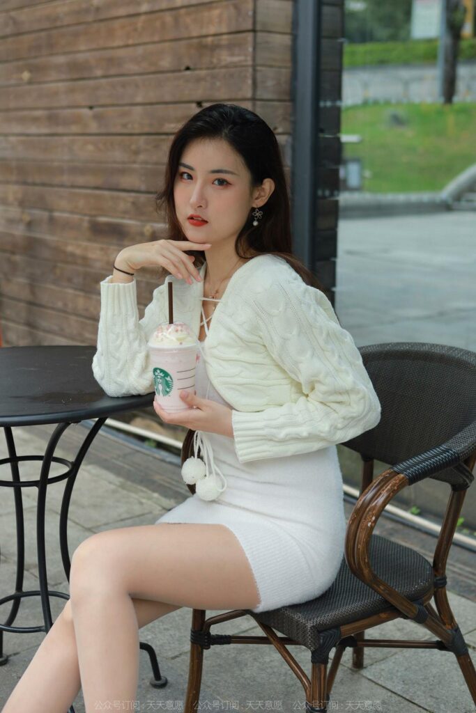 [IESS异思趣向] 2022.5.21 丝享家 1094：小宝《白色包臀裙》[87P/104MB]插图1