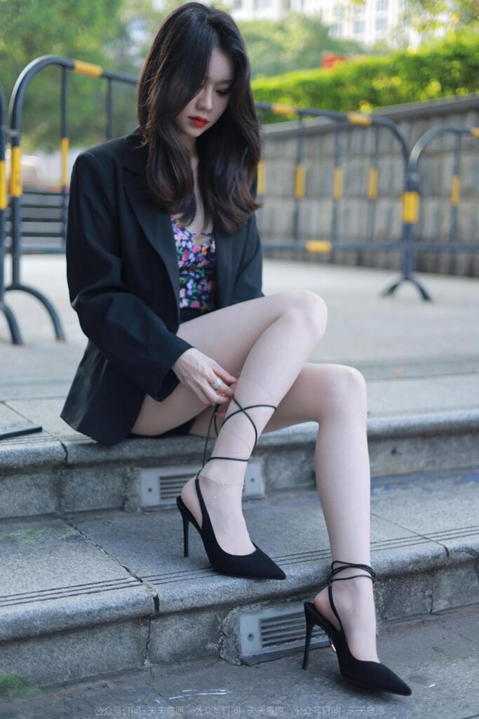 [IESS异思趣向] 2022.5.24 丝享家 1097：佳爷《四月特辑》[79P/110MB]插图1