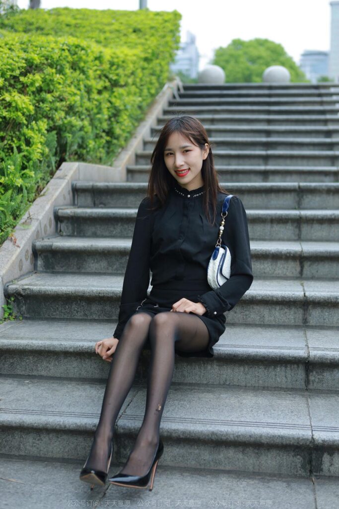 [IESS异思趣向] 2022.5.25 丝享家 1098：美子《红唇嘿丝》[89P/106MB]插图3