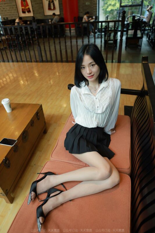 [IESS异思趣向] 2022.5.30 丝享家 1103：小六《超短百褶裙》[94P/102MB]-无料摄影圈