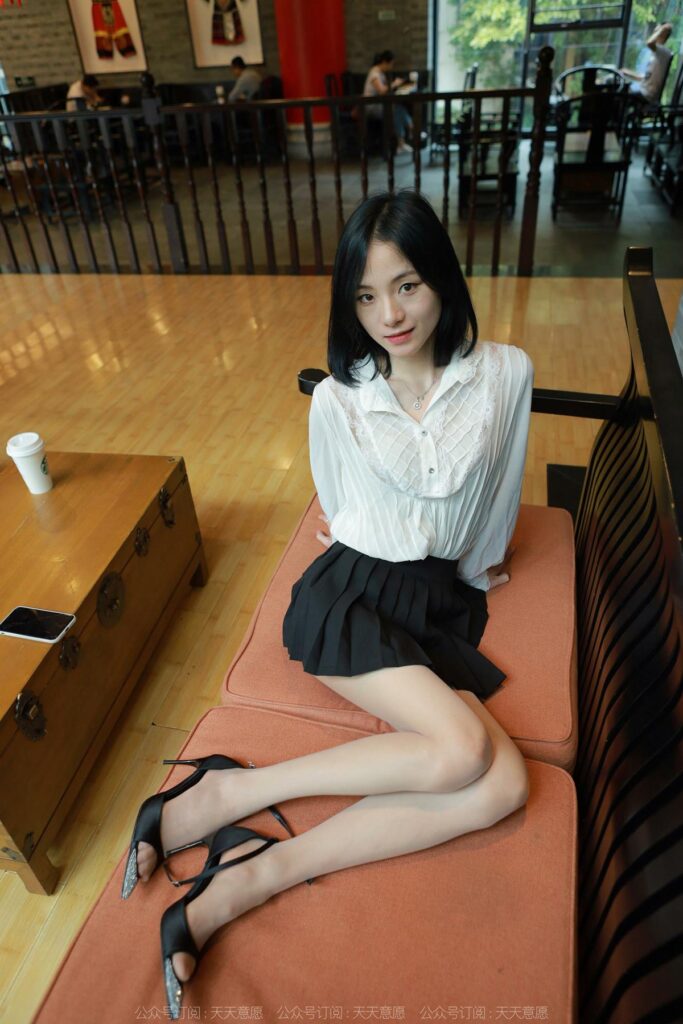 [IESS异思趣向] 2022.5.30 丝享家 1103：小六《超短百褶裙》[94P/102MB]插图