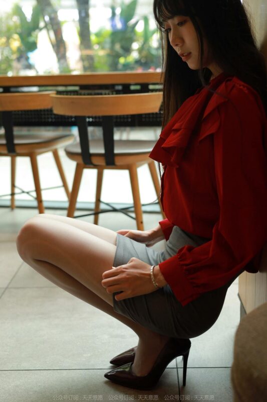 [IESS异思趣向] 2022.6.2 丝享家 1105：团团《对面的美女同事》[86P/93MB]-无料摄影圈