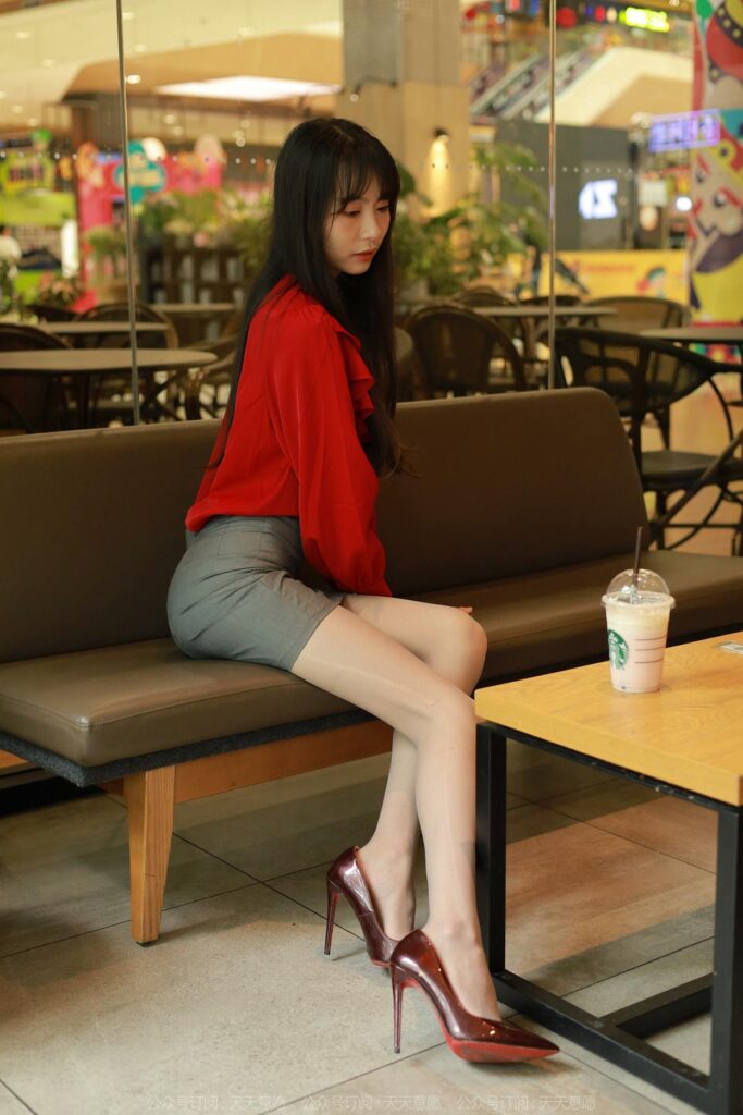 [IESS异思趣向] 2022.6.2 丝享家 1105：团团《对面的美女同事》[86P/93MB]插图3