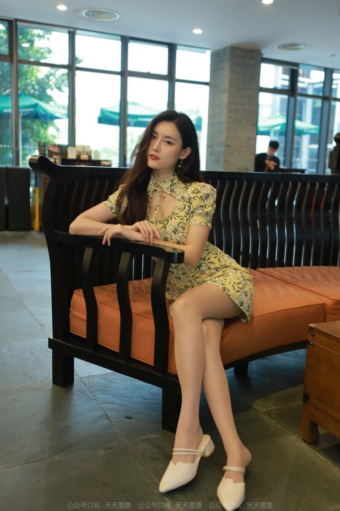 [IESS异思趣向] 2022.6.3 丝享家 1106：小宝《长腿连衣裙》[74P/91MB]插图1