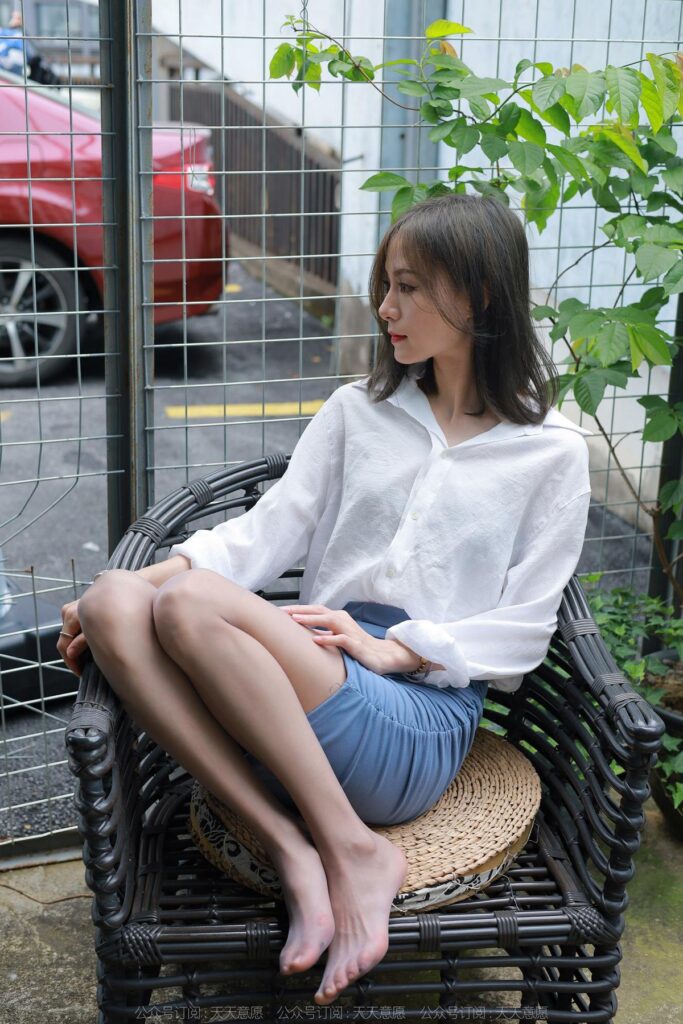 [IESS异思趣向] 2022.6.9 丝享家 1112：小六《蓝鞋灰丝》[85P/117MB]插图3