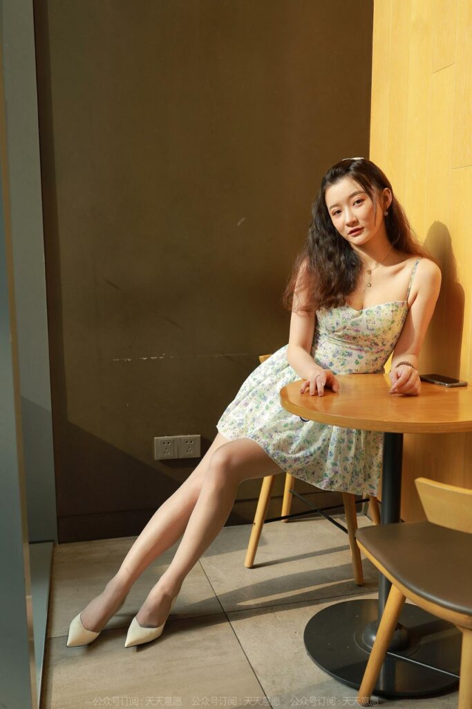 [IESS异思趣向] 2022.6.27 丝享家 1130：秋秋《下午奶茶》[78P/81MB]插图1