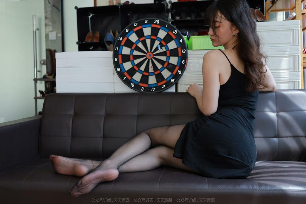 [IESS异思趣向] 2022.7.2 丝享家 1135：秋秋《嘿丝事业线》[90P/107MB]插图1