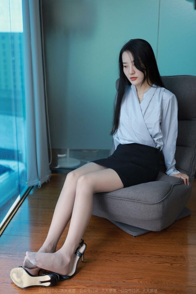 [IESS异思趣向] 2022.7.24 丝享家 1157：婉萍《灰色轨迹》[81P/105MB]插图2