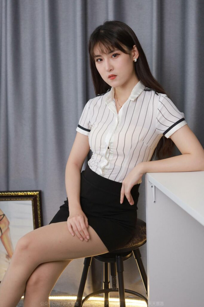 [IESS异思趣向] 2022.8.24 丝享家 1187 小宝《快乐星期五》[79P/93MB]插图1