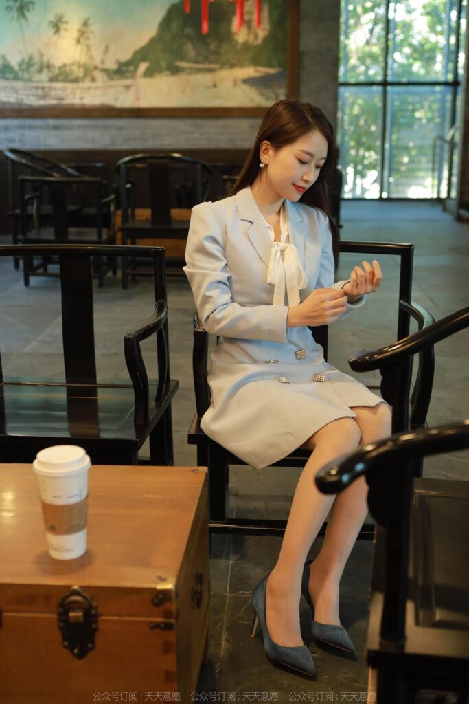 [IESS异思趣向] 2022.10.24 丝享家 1247 小婕《美丽俏佳人》[74P/80MB]插图2