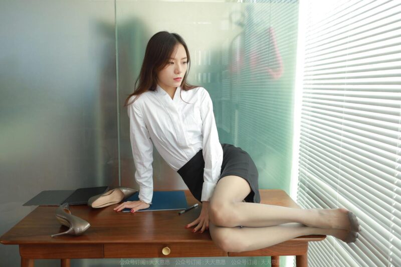 [IESS异思趣向] 2022.10.25 丝享家 1248 小六《灰丝平板》[92P/94MB]-无料摄影圈