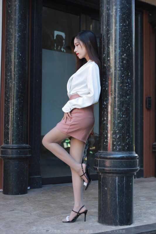 [IESS异思趣向] 2022.10.27 丝享家 1250 美子《街角的爱人》[88P/92MB]-无料摄影圈